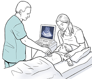 Niño acostado sobre una camilla. El proveedor de atención médica sostiene un transductor de ultrasonido sobre el abdomen del niño y mira la imagen en el monitor. Mujer parada cerca.