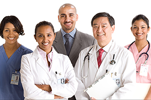 Imagen de cinco proveedores de atención médica.